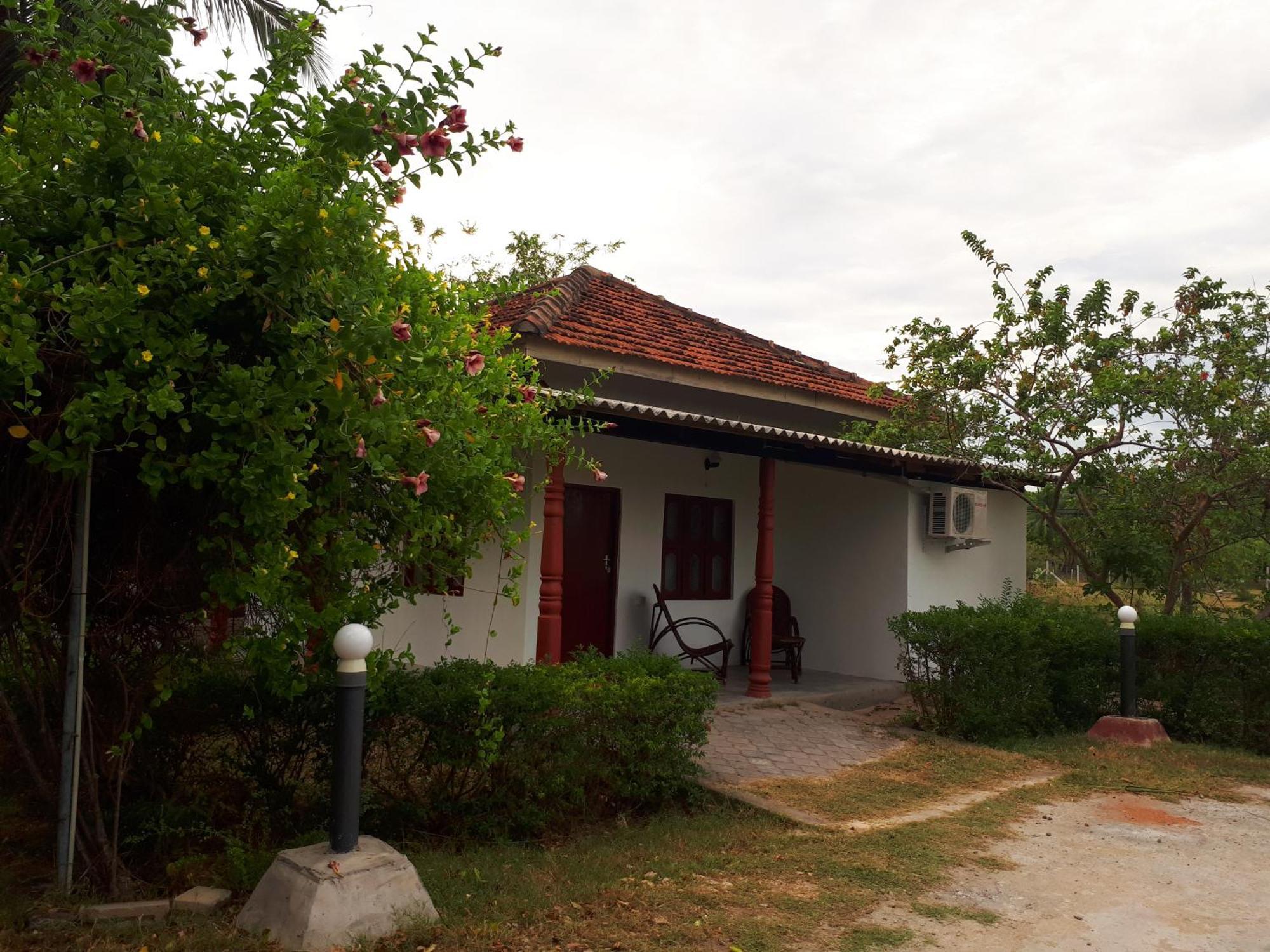Ahsram Accommodations Passikudah Exterior foto